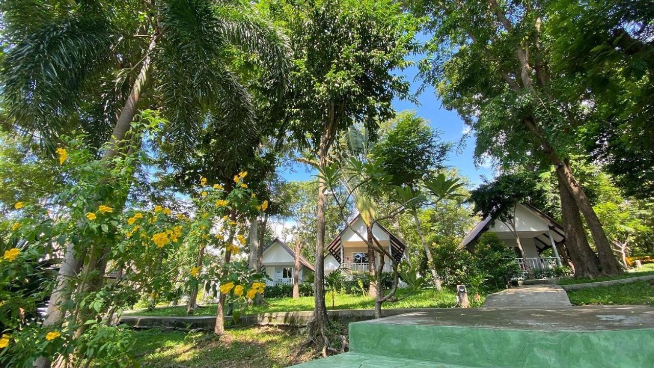 Baan Supparod Hotel Koh Samet Exterior photo