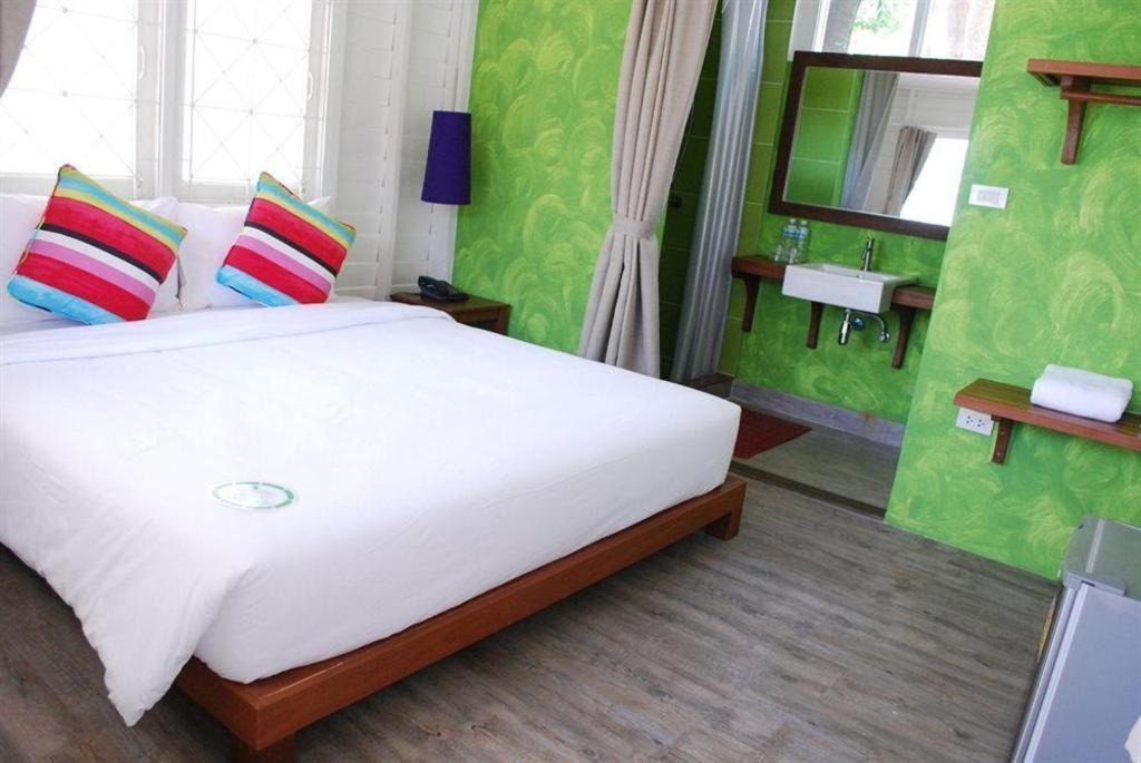 Baan Supparod Hotel Koh Samet Exterior photo